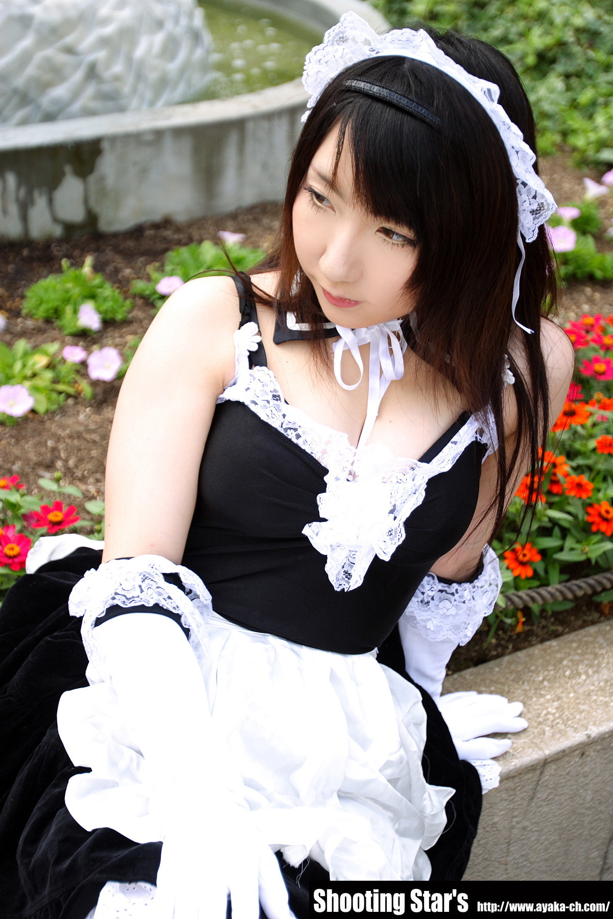 [Cosplay]  Sexy Maid with big boobs